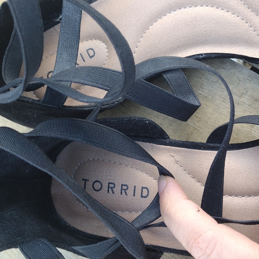 Torrid Black Flats With Strappy And Pointed Toe Size 9 Wide - Picture 6 of 10